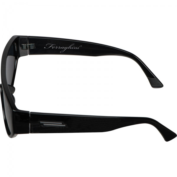 Sunglasses with UV400 logo